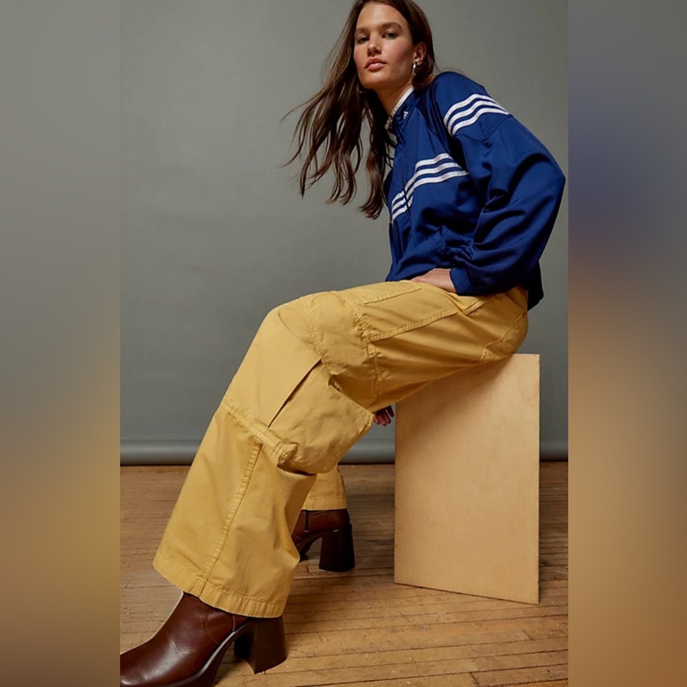 NWT BDG Urban Outfitters Rae
Carpenter Pants. Size 4